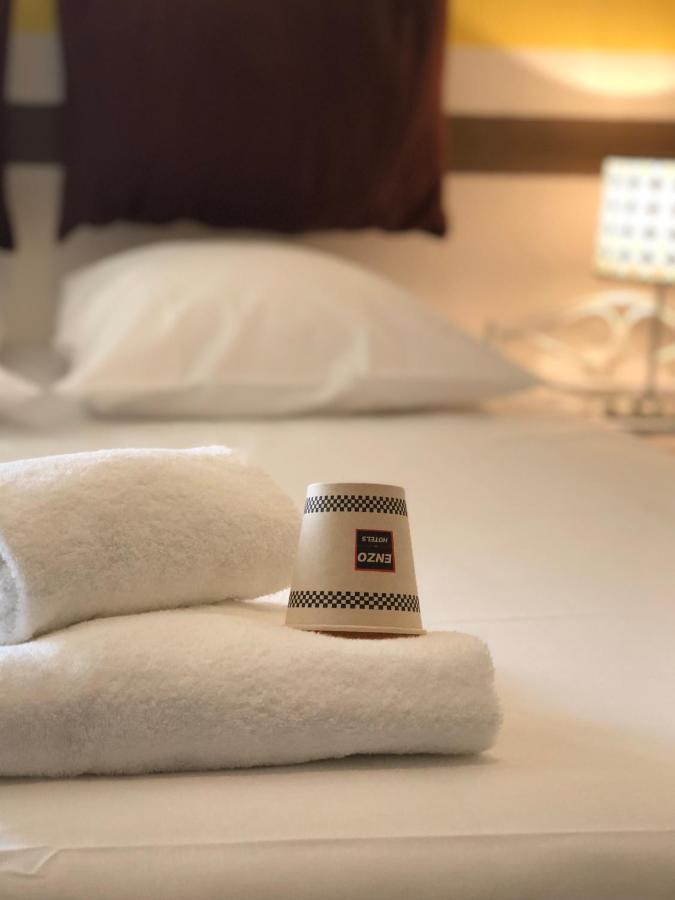 Enzo Hotels Neufchateau By Kyriad Direct Экстерьер фото